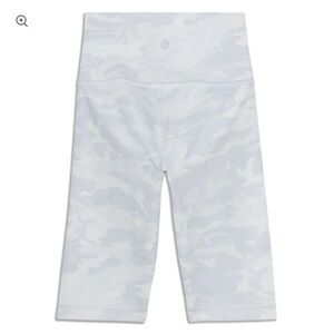 Lululemon Wunder Under shorts, size 2. Like new!